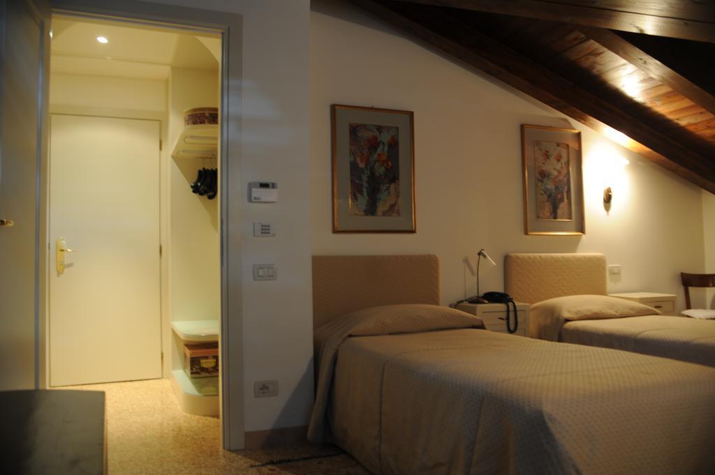 Al Melograno - Room & Breakfast Болонья Экстерьер фото